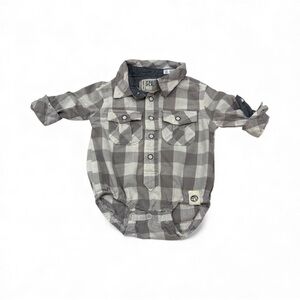 FREE PLANET Baby Plaid Button-Up Bodysuit – Size 0–3 Months